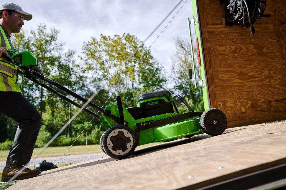 Газонокосилка Greenworks 82LM30S, 82v, 76 см, 4.4 кВт (6 лс), без АКБ и ЗУ (аккумуляторная, самоходная)