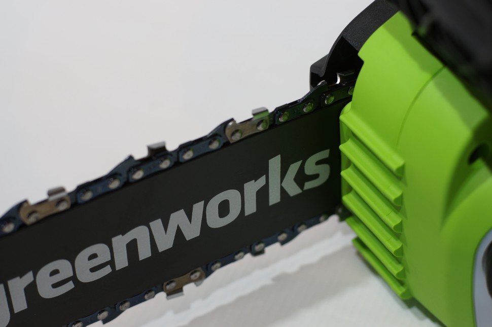 Цепная пила Greenworks G24CS25k2 Gen 2, 24v, 25 см, в комплекте с АКБ 2 А·ч и ЗУ (аккумуляторная)