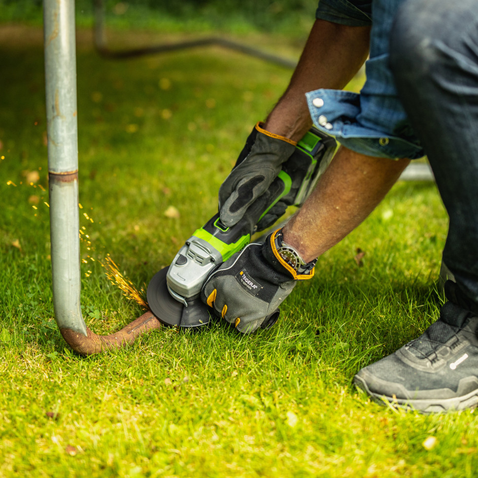 Угловая шлифовальная машина акк. Greenworks GD24AG, 24V, б/щет, 125 мм, 10500 об/мин,1x4Ач,быстрое ЗУ,коробка