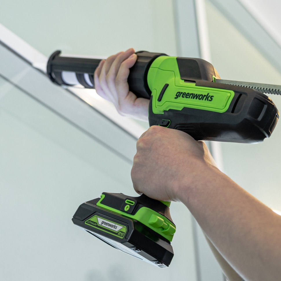 Аккумуляторный пистолет для герметиков Greenworks G24CAUk2, 24v, макс 310 мл, 1400–2900Н, 1-10 мм/с, c 1хАКБ 2Ач и ЗУ