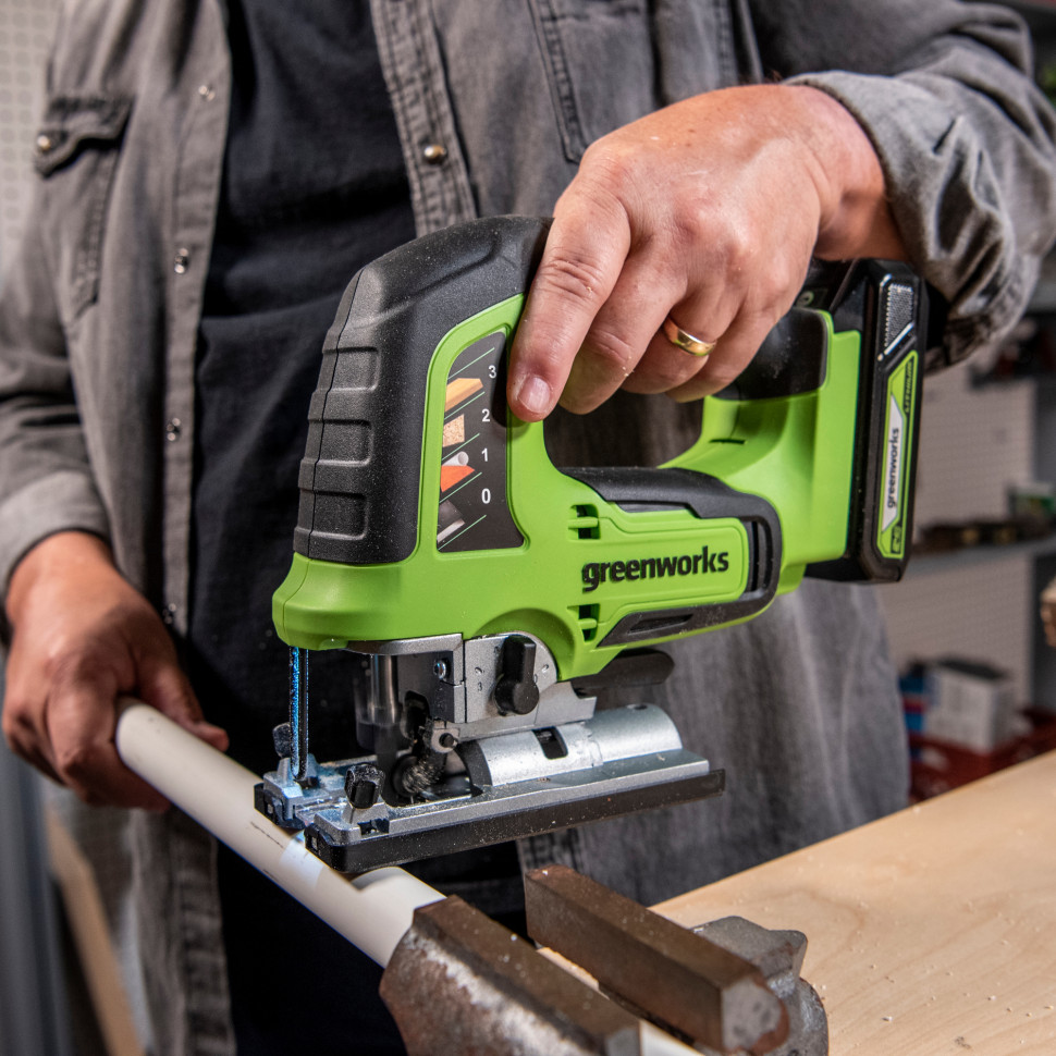 Аккумуляторный лобзик Greenworks GD24JS120, 24V, б/щет, 120 мм, 0-3500/мин, 4-ст.маятник, алю.подошва,LED,1х2Ач,ЗУ,коробка