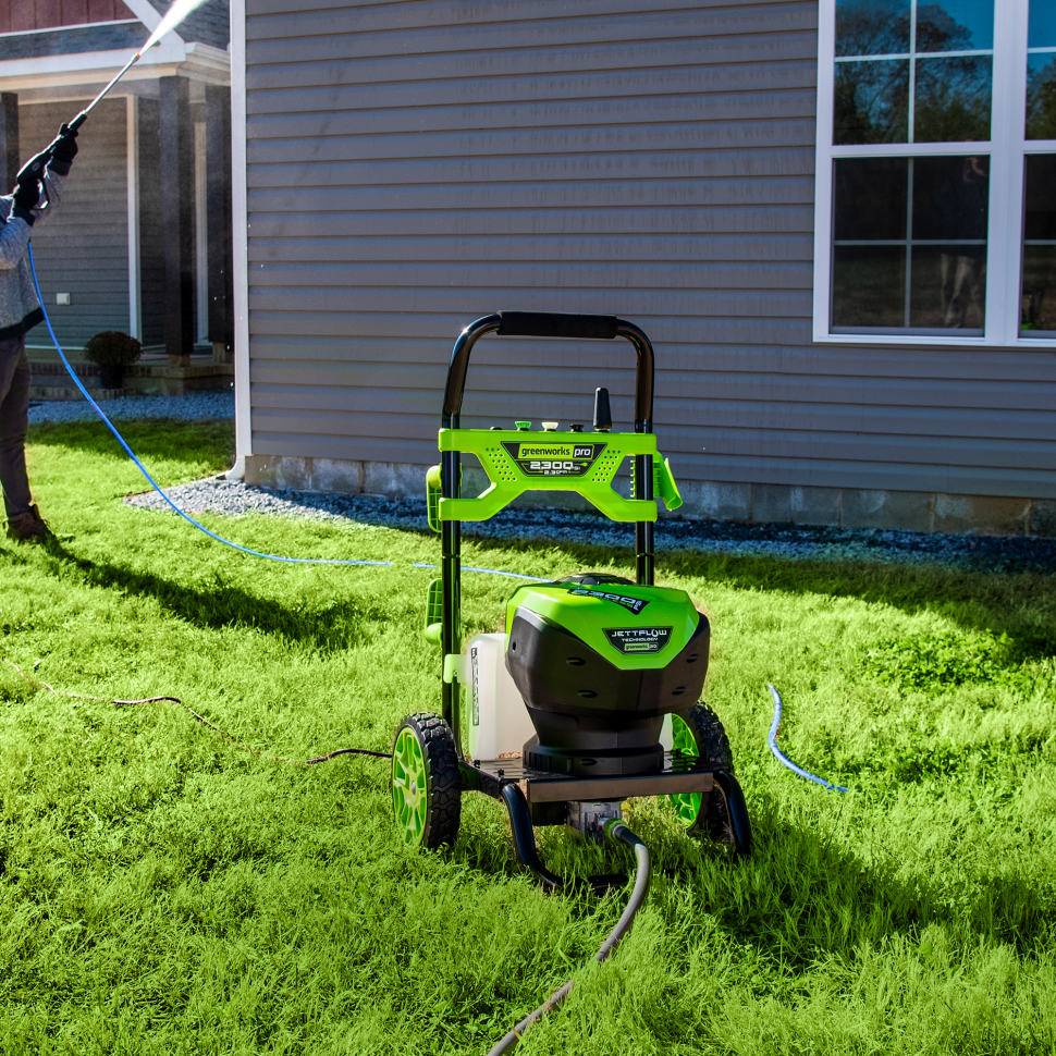 Мойка высокого давления Greenworks GDPW-Semi-P15, 180 бар, 2 кВт (сетевая)