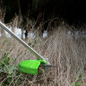 Аккумуляторный триммер Greenworks TB201Hk8, 82v, 46 см, ø 2.4/3 мм, 2 кВт (2,7 л.с.), в комплекте с АКБ 8 А·ч и ЗУ (насадки нож и кусторез)