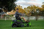 Садовый трактор Greenworks GC82ZT107, CrossoverZ Zero Turn, 82v, 107 см (аккумуляторный райдер)