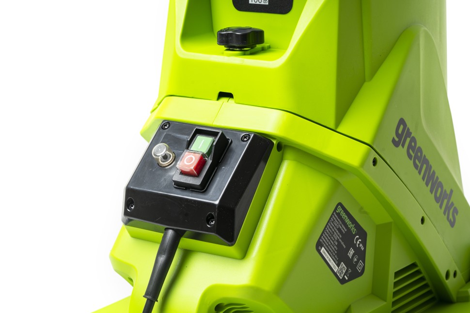 Садовый измельчитель Greenworks GACSB, 220v, 2.5 кВт с контейнером (сетевой)