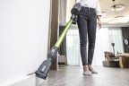 Беспроводной вертикальный пылесос greenworks GD24SV2, 24v, в комплекте с АКБ 4 А·ч и ЗУ (аккумуляторный, зеленый) + 4 насадки