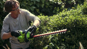 Аккумуляторный кусторез Greenworks G40HT61k5, 40v, 60 см, захват 27мм, в комплекте с АКБ 5 А·ч и ЗУ