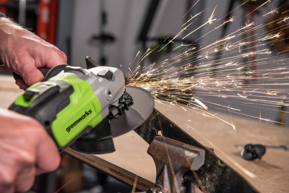 Угловая шлифовальная машина (болгарка) Greenworks GD24AG, 24v, 125 мм, без АКБ и ЗУ (аккумуляторная)