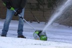 Снегоуборочная лопата Greenworks GD40SS30k8, 40v, 30 см, 1.2 кВт, 1.6 л.с, в комплекте с АКБ 8 А·ч и ЗУ (аккумуляторная)