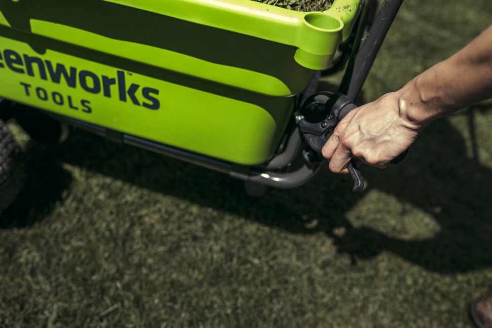 Садовая тележка Greenworks G40GCk5, 40v, 106 л, в комплекте с АКБ 5 А·ч и ЗУ (аккумуляторная, самоходная)