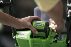 Садовая тележка Greenworks G40GCk5, 40v, 106 л, в комплекте с АКБ 5 А·ч и ЗУ (аккумуляторная, самоходная)