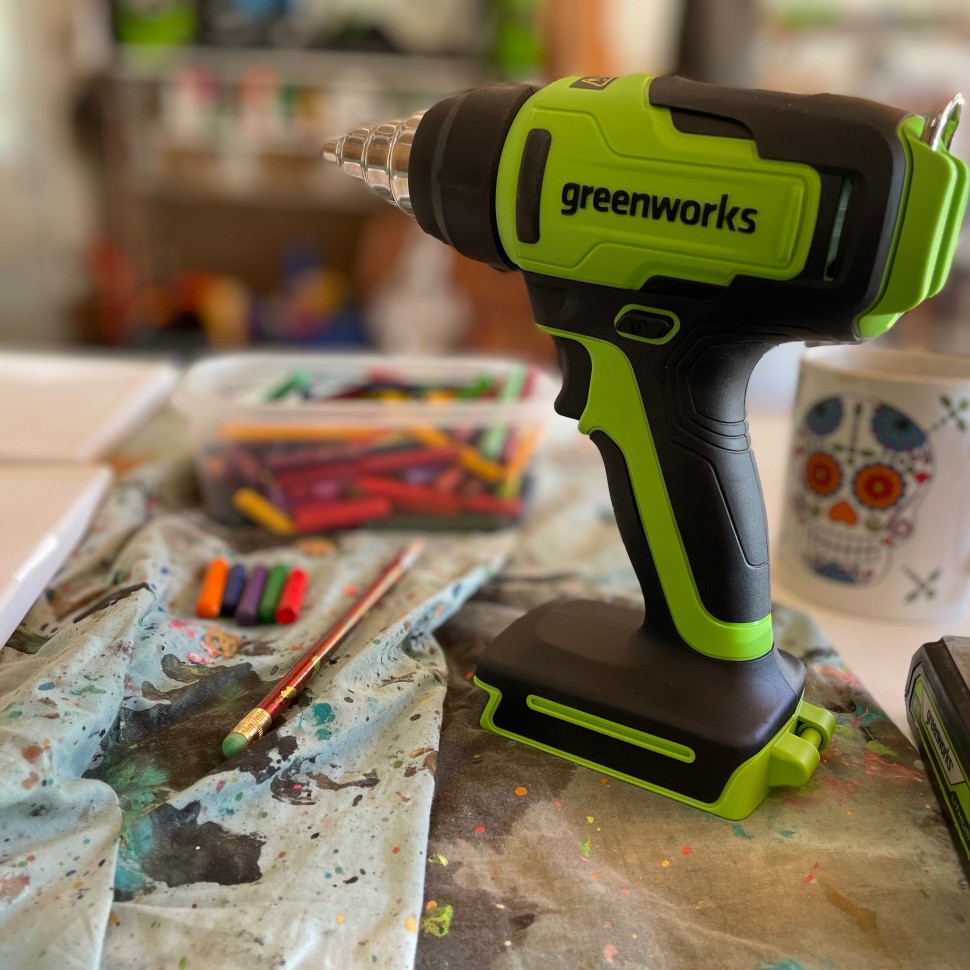 Аккумуляторный строительный термофен Greenworks G24HGk4, 24v, 550°С, 200 л/мин, в комплекте с АКБ 4 А·ч и ЗУ