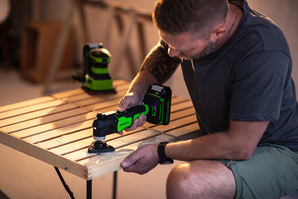 Аккумуляторный реноватор Greenworks G24MTk2, 24v, QOIS, в комплекте с АКБ 2 А·ч и ЗУ