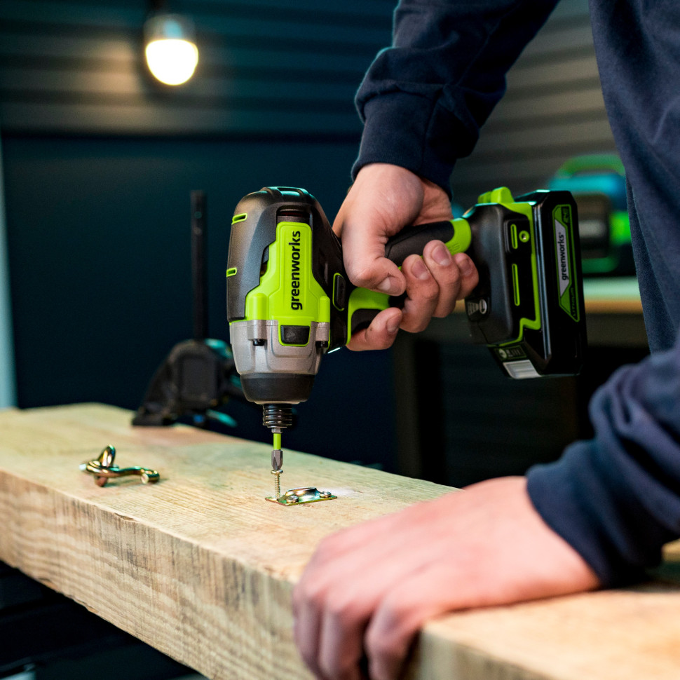 Винтоверт ударный акк. Greenworks GD24ID3, 24V, б/щет, 0-2800об/мин, 4000уд/мин, HEX 1/4, 300Нм, 3 режима,1x4Ач,ЗУ,коробка