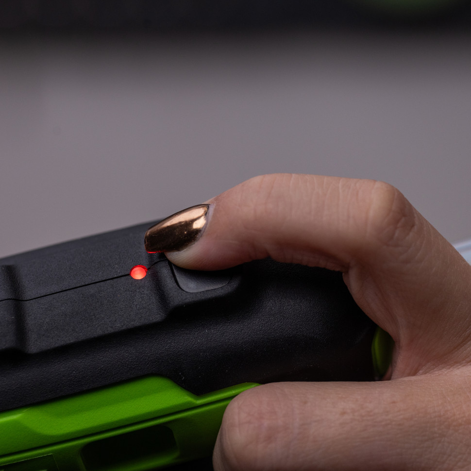 Пистолет клеевой акк. Greenworks G24GLG, 24V, 150°С, нагрев 90 сек, стержни 11 мм, антикапля,1х2Ач,ЗУ,коробка